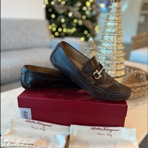 Salvatore Ferragamo brown 9.5 2E mens